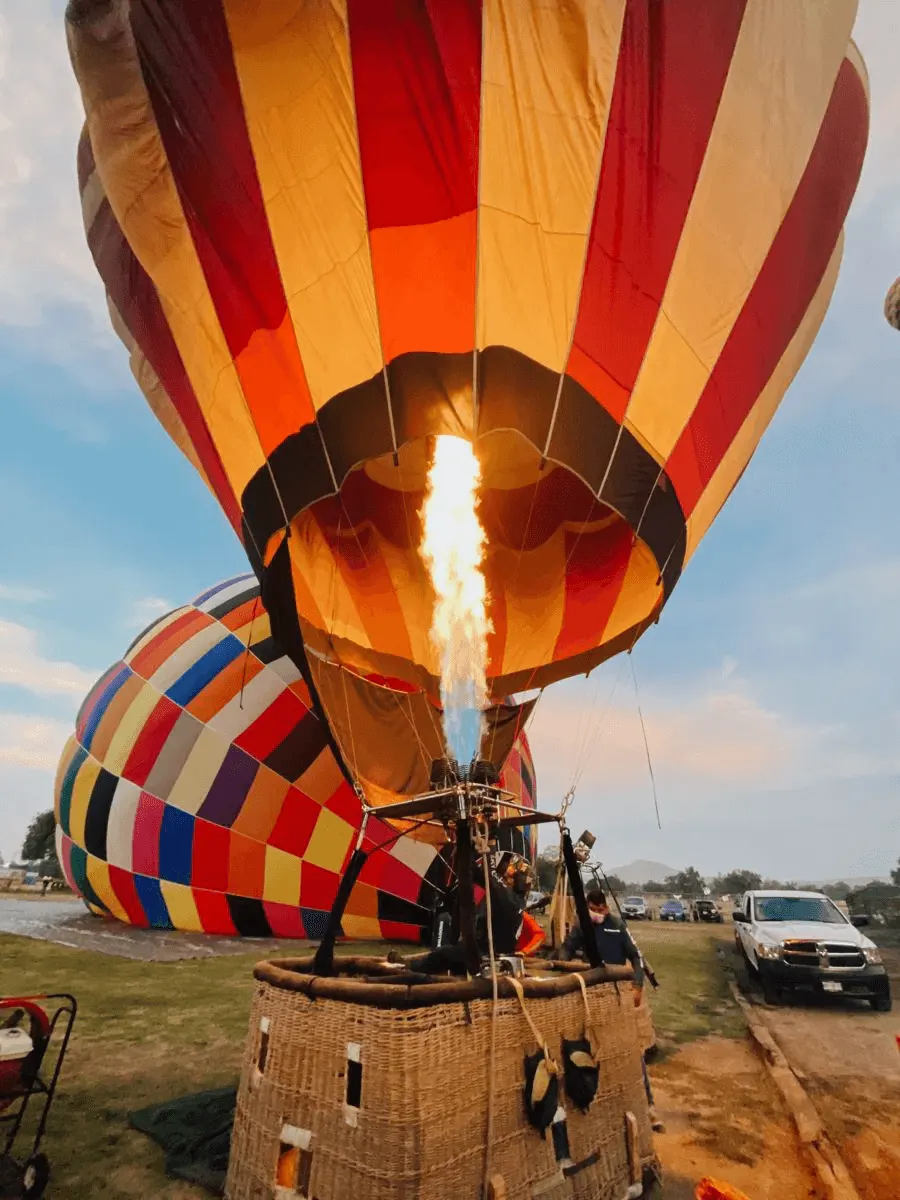 Hot Air Balloon, Coffee Region, ALMAR adventure service in Colombia.