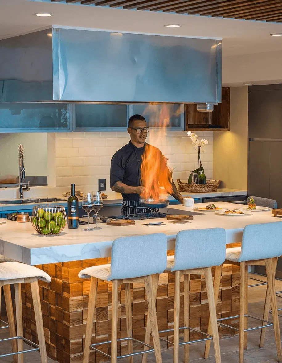 In-Villa Private Chef, ALMAR dining service in Colombia.