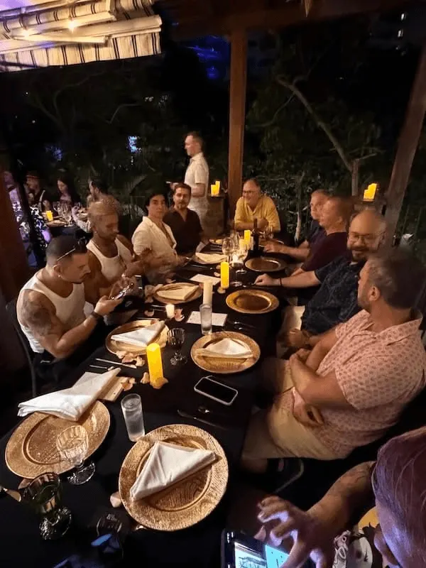 VIP Dinner & Show Experiences, ALMAR entertainment service in Colombia.